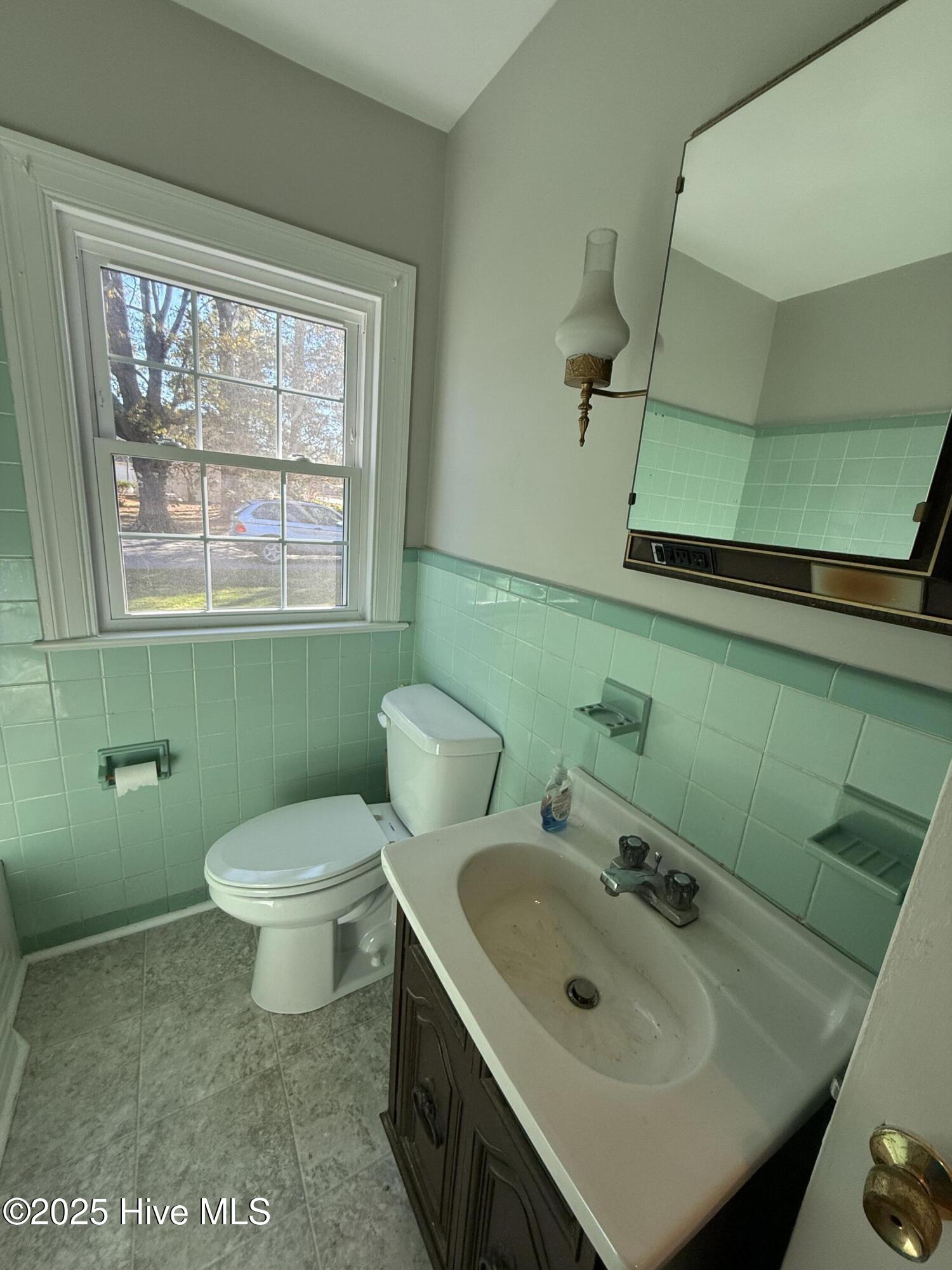 Fremont, North Carolina 27830, United States, 3 Bedrooms Bedrooms, ,1 BathroomBathrooms,Residential,Pending,255772