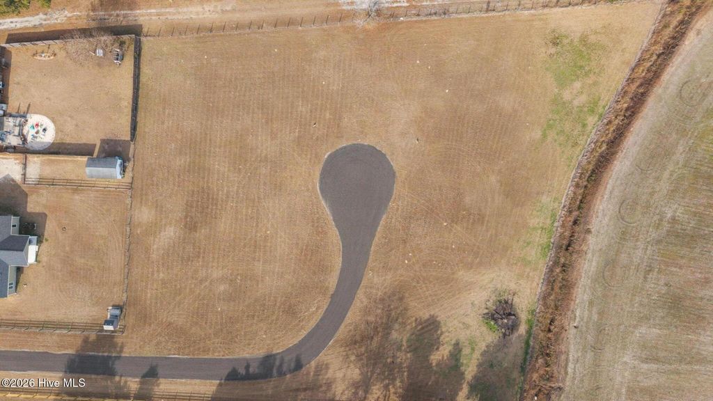 Photo of 102 Farmview Drive, New Bern, NC 28560 (MLS # 100547804)