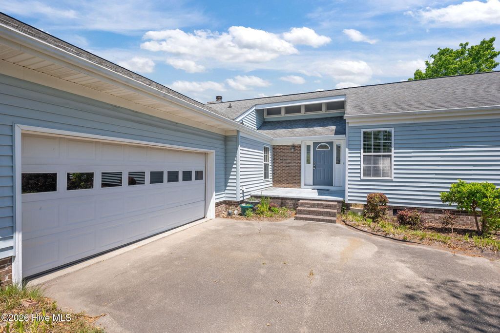 Photo of 6007 Stern Court, New Bern, NC 28560 (MLS # 100570245)