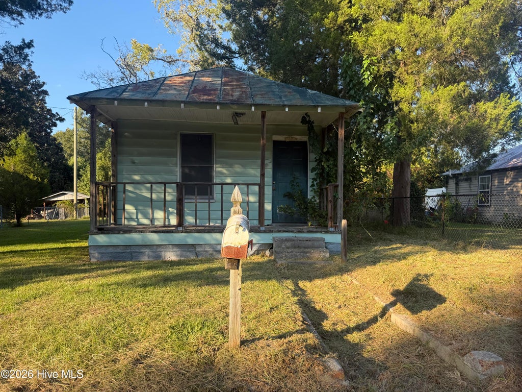 Photo of 2204 Oaks Road, New Bern, NC 28560 (MLS # 100608105)
