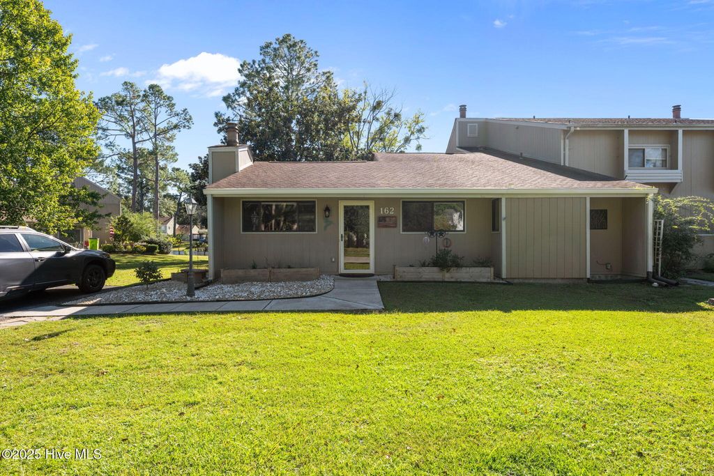 Photo of 162 Quarterdeck Townes, New Bern, NC 28562 (MLS # 100536684)