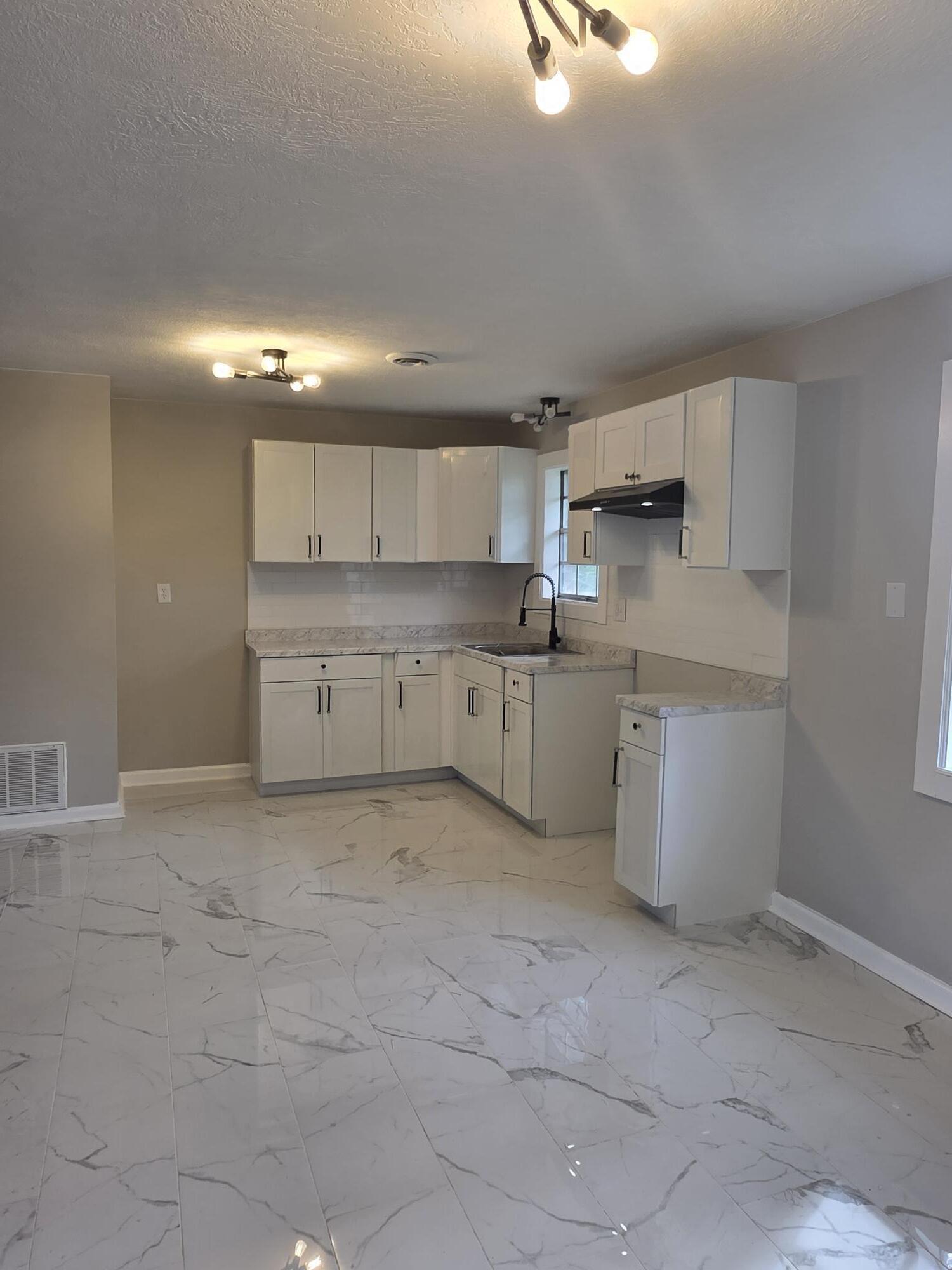 3606 Columbine Drive