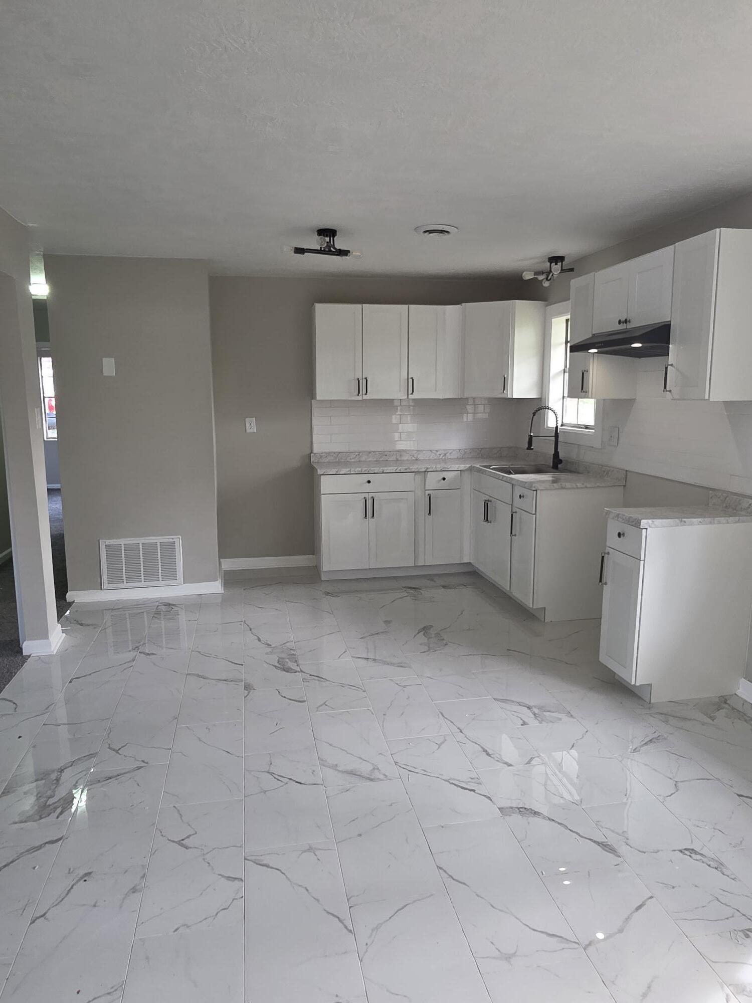 3606 Columbine Drive