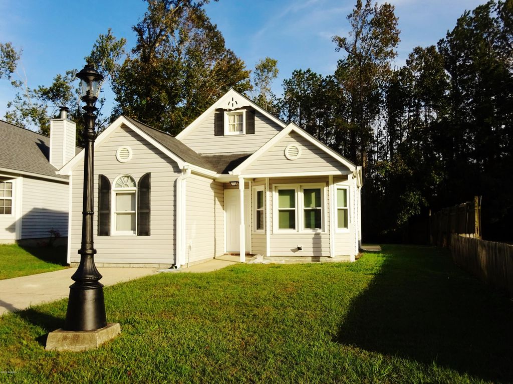 Photo of 122 Basswood Court, Jacksonville, NC 28546 (MLS # 100560130)