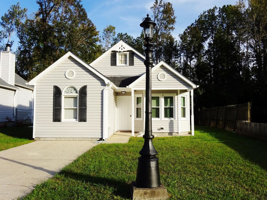 Photo of 122 Basswood Court, Jacksonville, NC 28546 (MLS # 100560130)