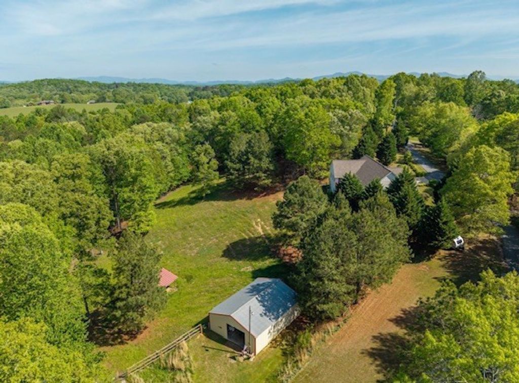 Photo of 178 Windy VLY, Blue Ridge, GA 30513 (MLS # 98544600)