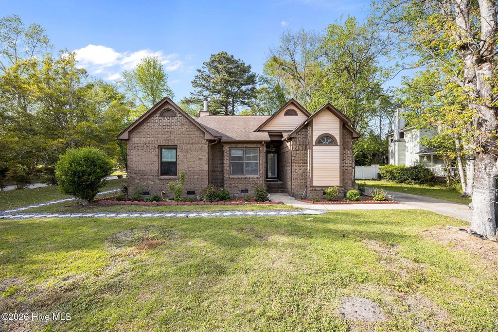 Photo of 801 Deerfoot Circle, New Bern, NC 28562 (MLS # 100567258)