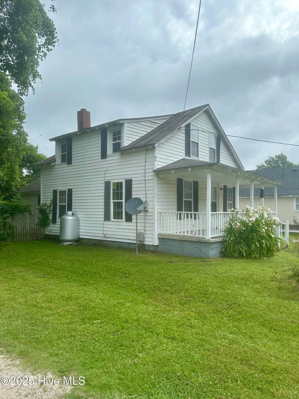 Photo of 104 W Peterson Street, Edenton, NC 27932 (MLS # 100513549)