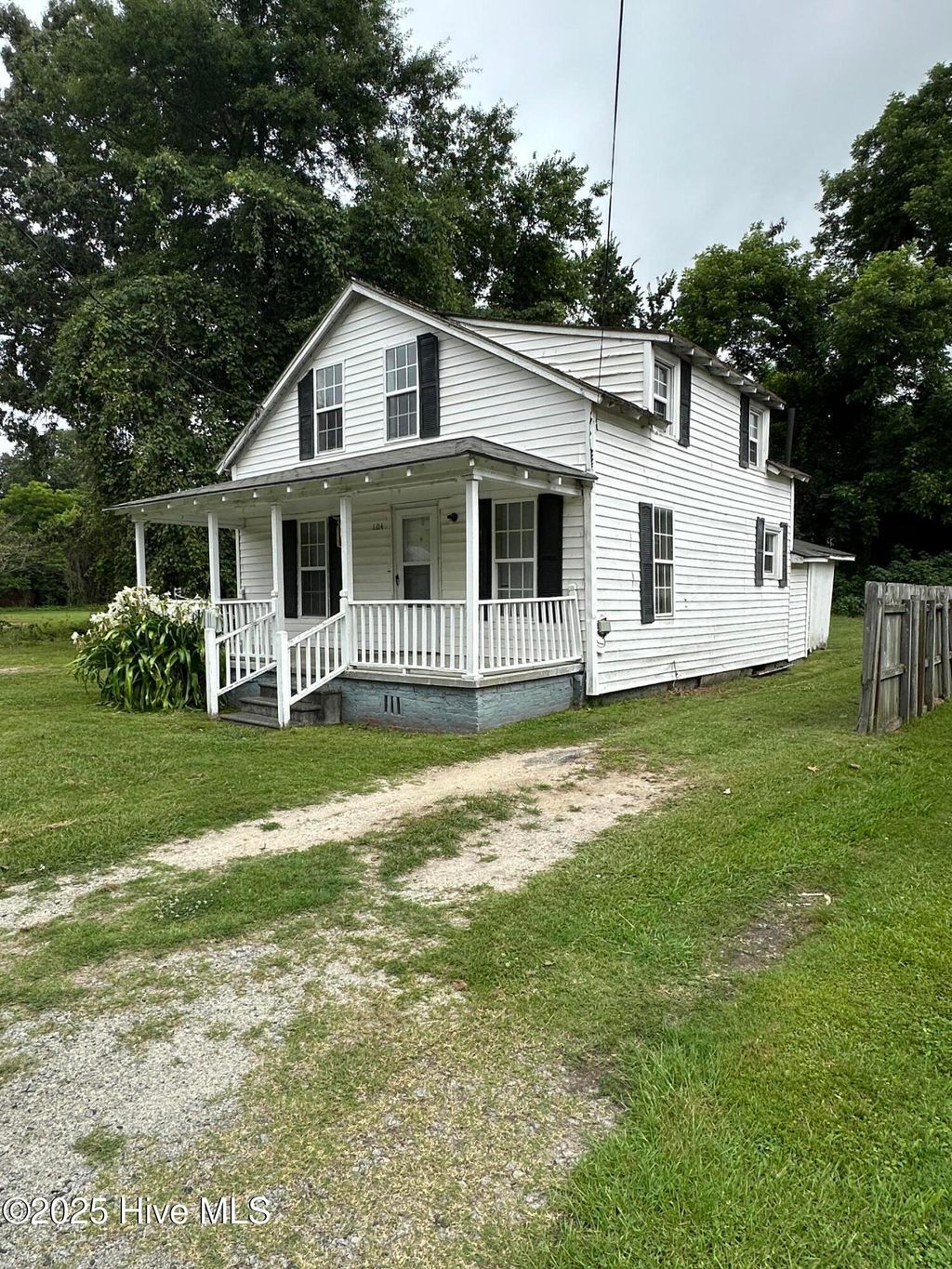 Photo of 104 W Peterson Street, Edenton, NC 27932 (MLS # 100513549)