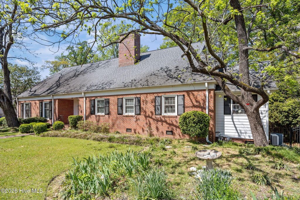 Photo of 1104 W Rock Spring Road, Greenville, NC 27858 (MLS # 100565223)