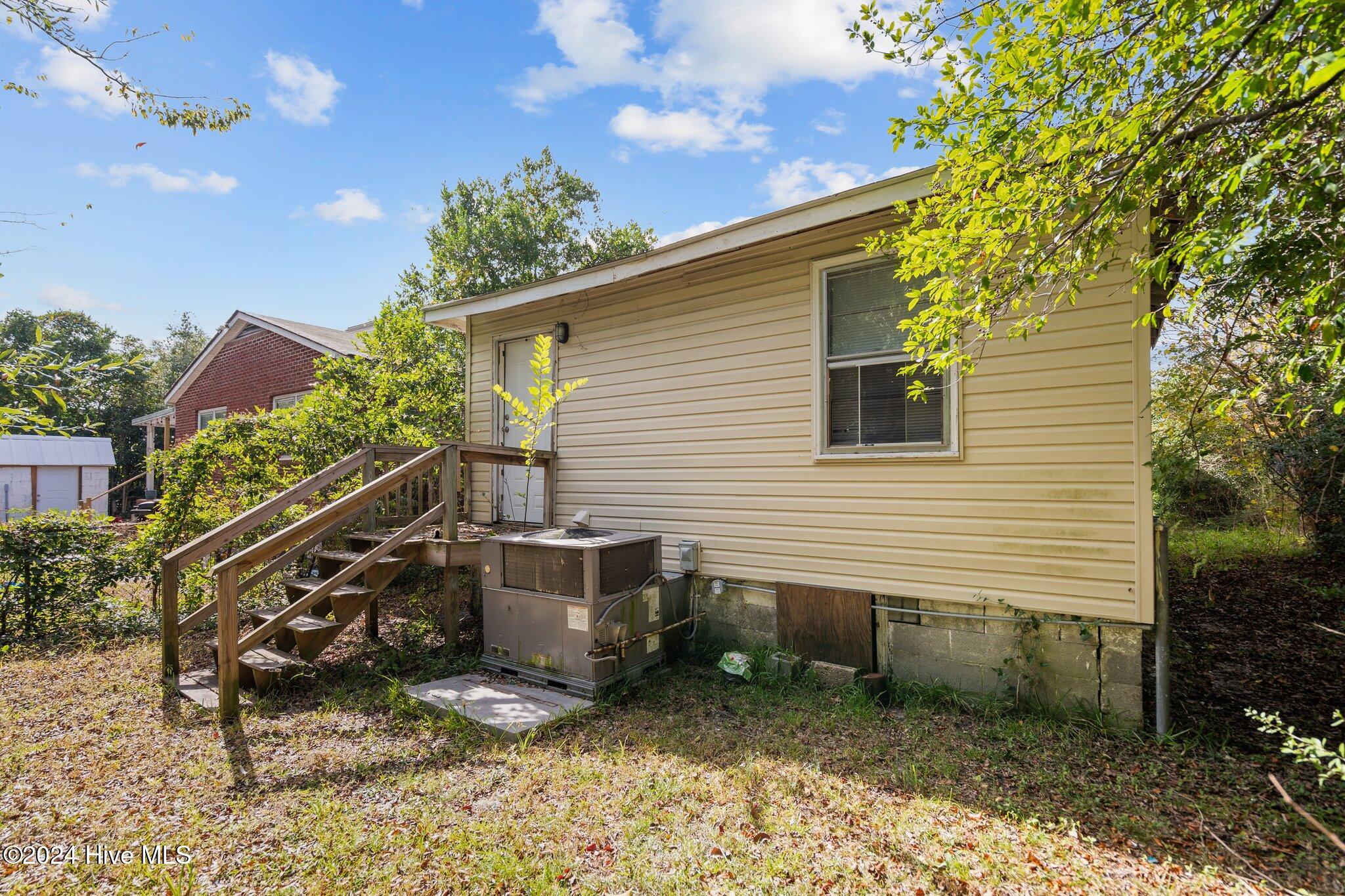 1115 S 6th Street
