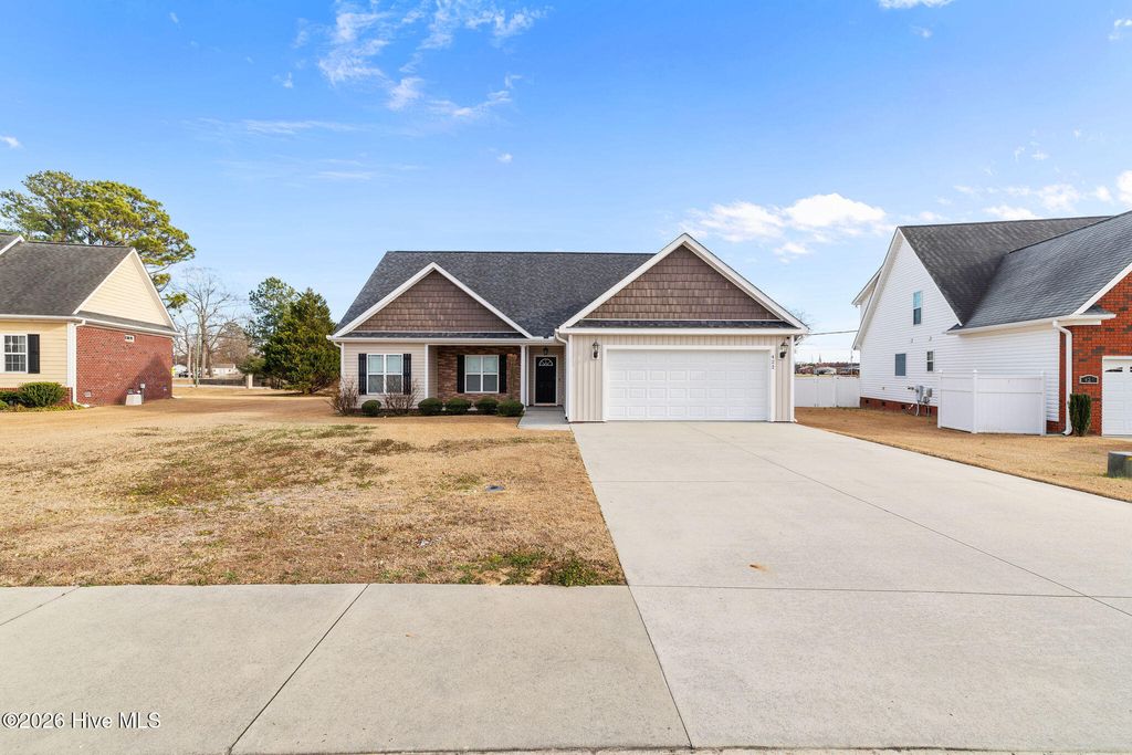 Photo of 422 Kingston Circle, Goldsboro, NC 27530 (MLS # 100555369)