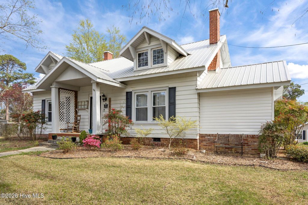 Photo of 302 W Green Street, Macclesfield, NC 27852 (MLS # 100562945)