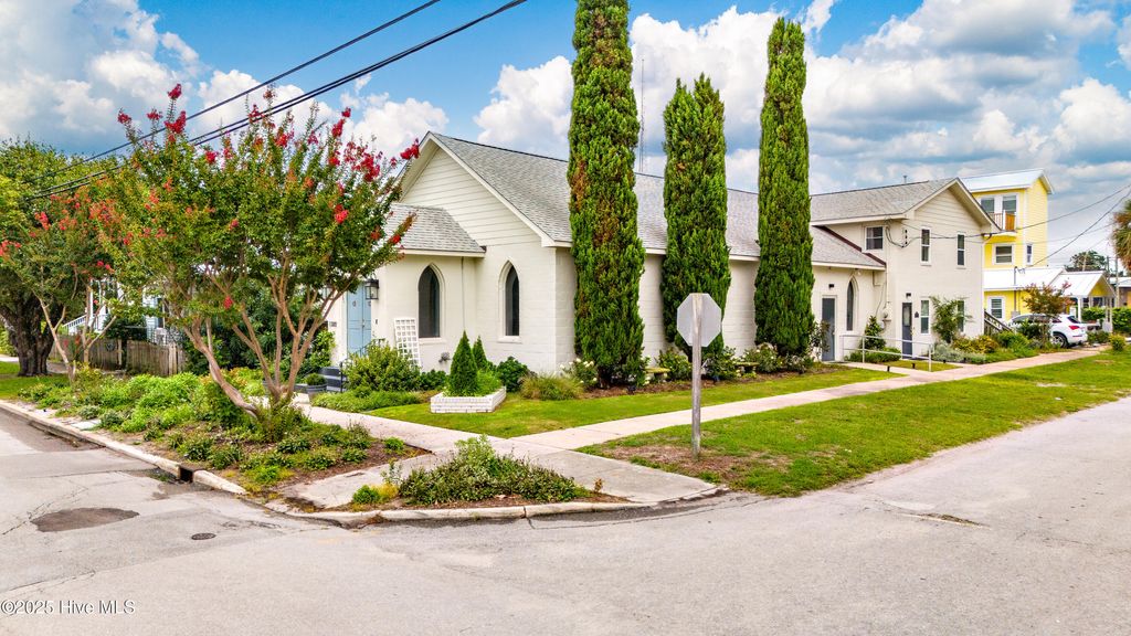 Photo of 1300 Evans Street, Morehead City, NC 28557 (MLS # 100525950)