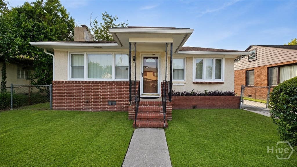 Photo of 916 Carver Street, Savannah, GA 31415 (MLS # SA362649)
