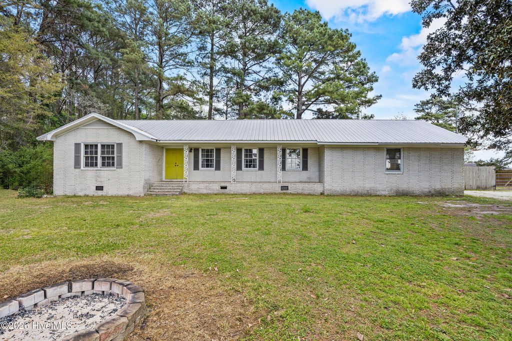 Photo of 1361 Fountaintown Road, Beulaville, NC 28518 (MLS # 100564818)
