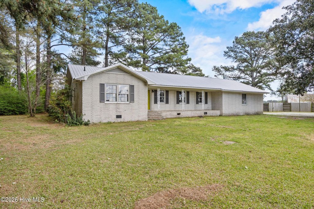Photo of 1361 Fountaintown Road, Beulaville, NC 28518 (MLS # 100564818)
