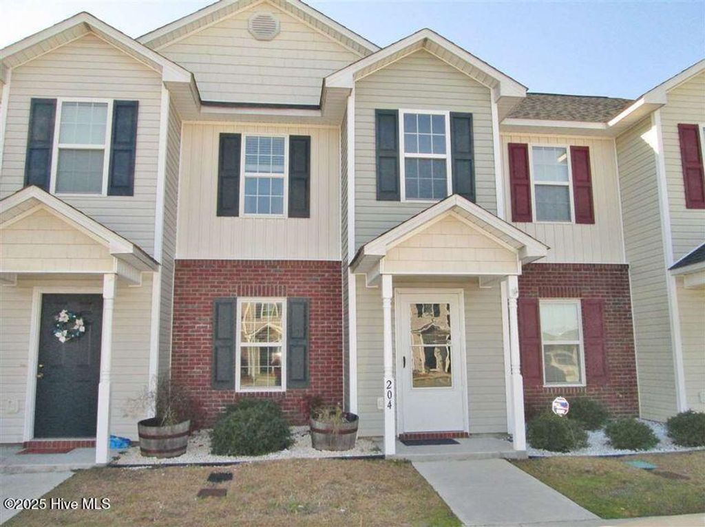 Photo of 204 Glen Cannon Drive, Jacksonville, NC 28546 (MLS # 100547016)