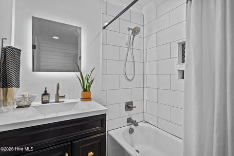 Tiny photo for 618 N Topsail Drive, Surf City, NC 28445 (MLS # 100560357)