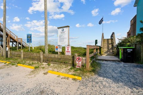 Tiny photo for 618 N Topsail Drive, Surf City, NC 28445 (MLS # 100560357)