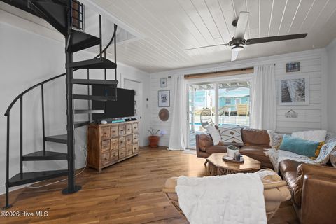 Tiny photo for 618 N Topsail Drive, Surf City, NC 28445 (MLS # 100560357)