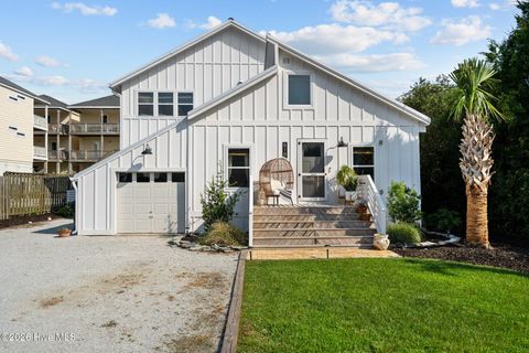 Tiny photo for 618 N Topsail Drive, Surf City, NC 28445 (MLS # 100560357)