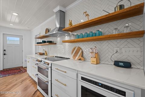 Tiny photo for 618 N Topsail Drive, Surf City, NC 28445 (MLS # 100560357)