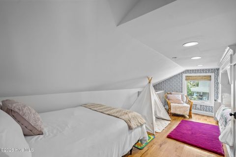 Tiny photo for 618 N Topsail Drive, Surf City, NC 28445 (MLS # 100560357)