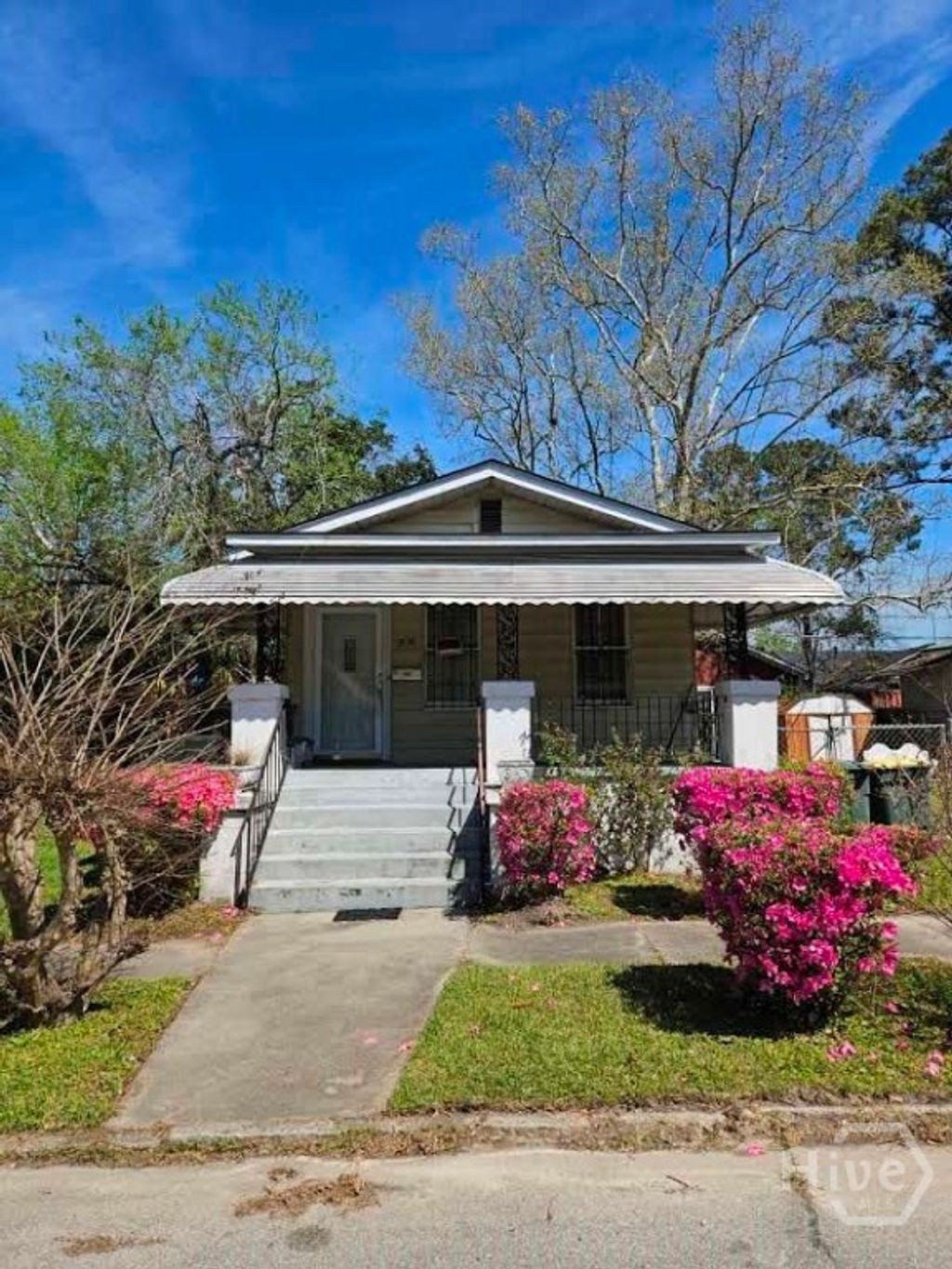 Photo of 906 E 38th Street, Savannah, GA 31401 (MLS # SA351467)