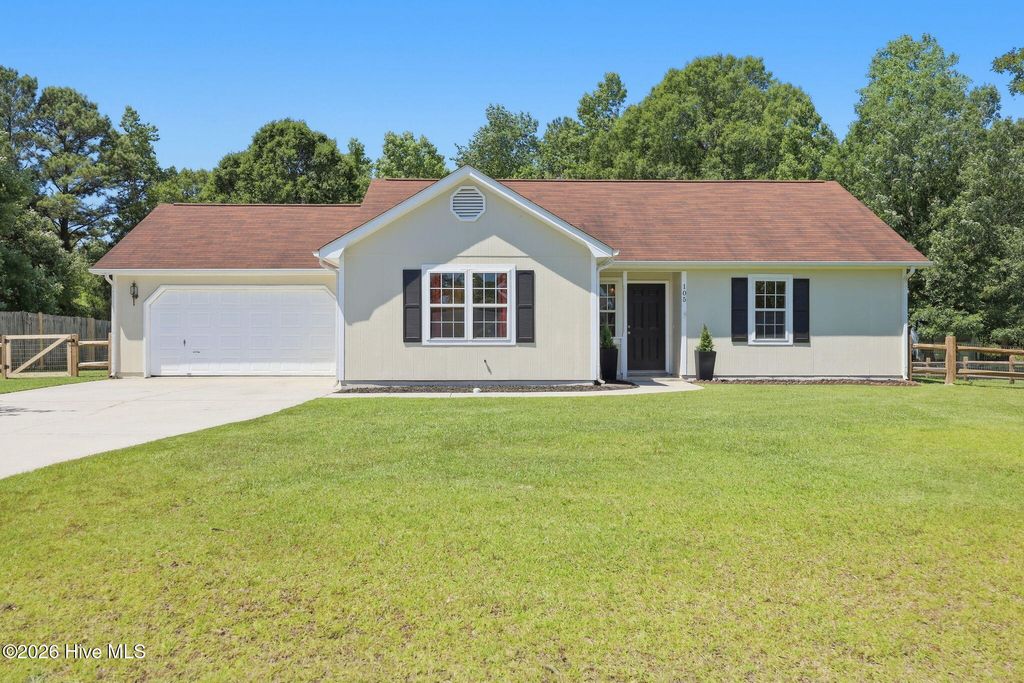 Photo of 105 Glenwood Drive, Hubert, NC 28539 (MLS # 100579053)