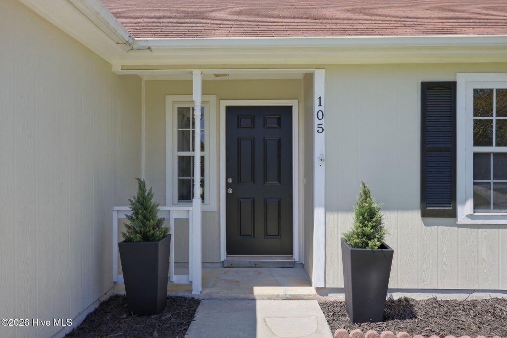 Photo of 105 Glenwood Drive, Hubert, NC 28539 (MLS # 100579053)