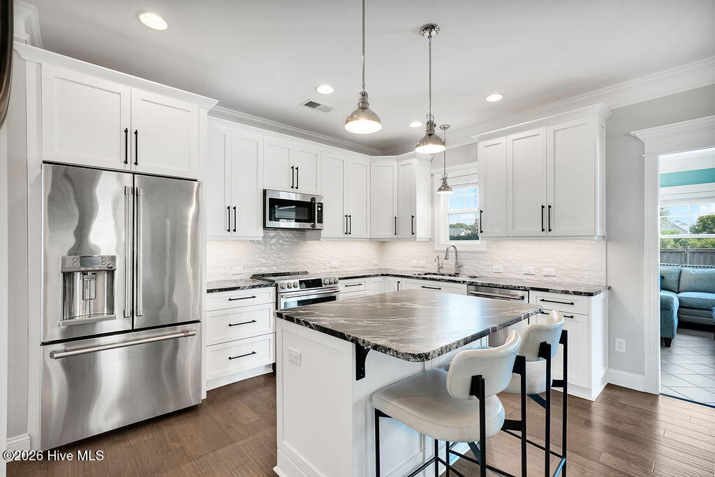 1113 Canopy Way