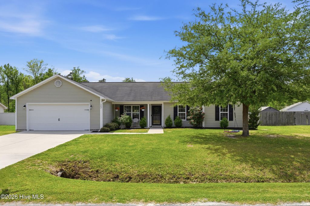 Photo of 302 Tuscan Court, Richlands, NC 28574 (MLS # 100567725)