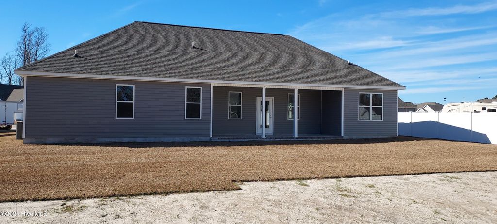 Photo of 805 Short Row Court, Maysville, NC 28555 (MLS # 100522808)