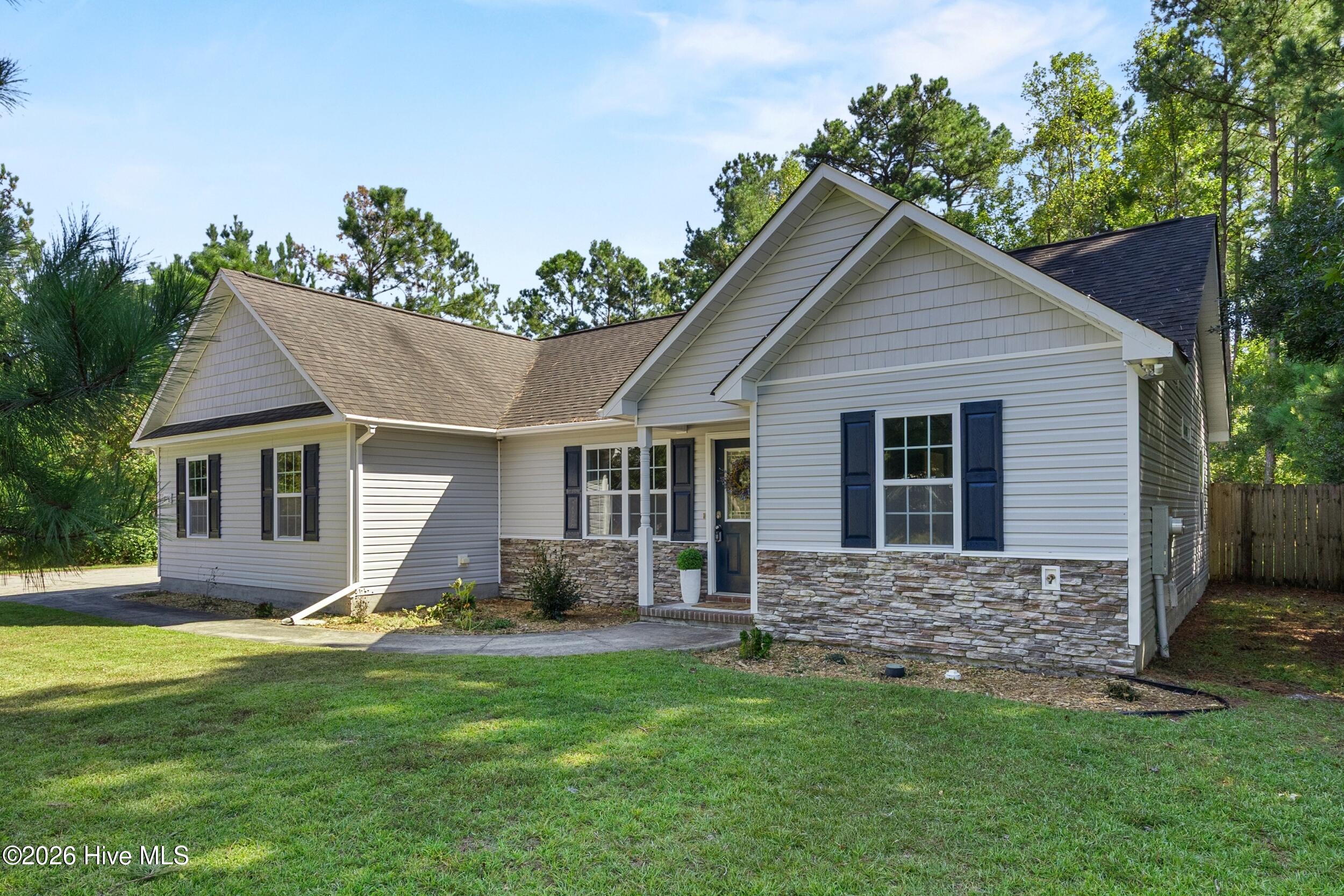 876 Old Folkstone Road
