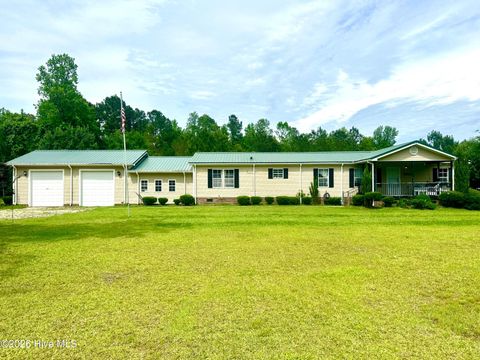 Homes For Sale - 3984 Pocosin Road<br/> Lake Waccamaw, NC 28450