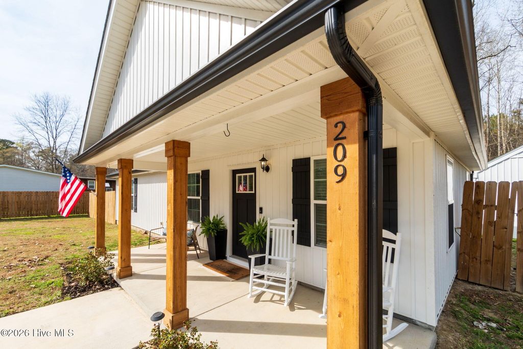 Photo of 209 Newbern Drive, Knotts Island, NC 27950 (MLS # 100560912)