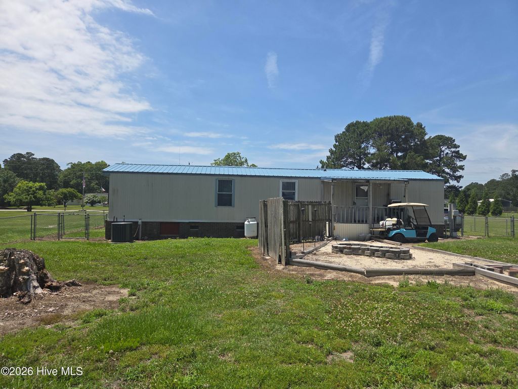 Photo of 1133 S Parker Road, Holly Ridge, NC 28445 (MLS # 100577914)