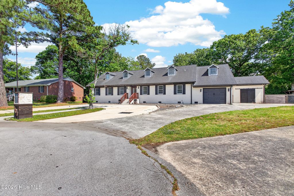 Photo of 107 Boatswain Drive, New Bern, NC 28562 (MLS # 100571895)
