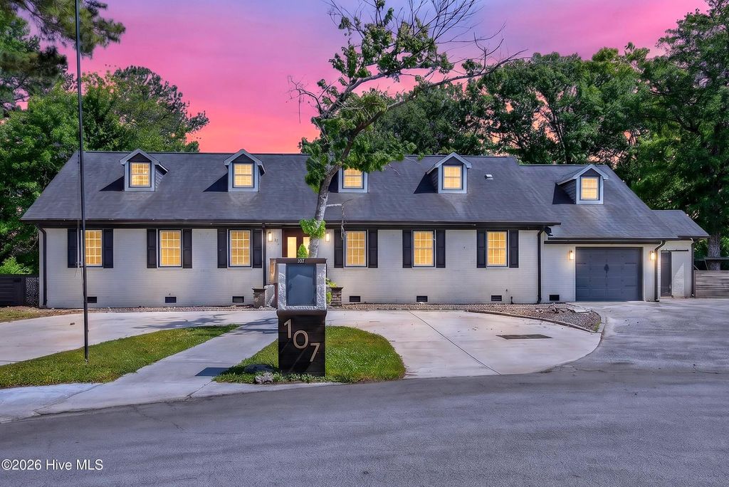 Photo of 107 Boatswain Drive, New Bern, NC 28562 (MLS # 100571895)