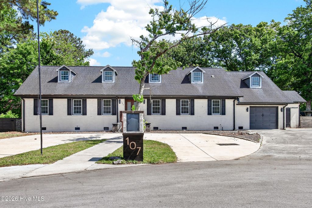 Photo of 107 Boatswain Drive, New Bern, NC 28562 (MLS # 100571895)