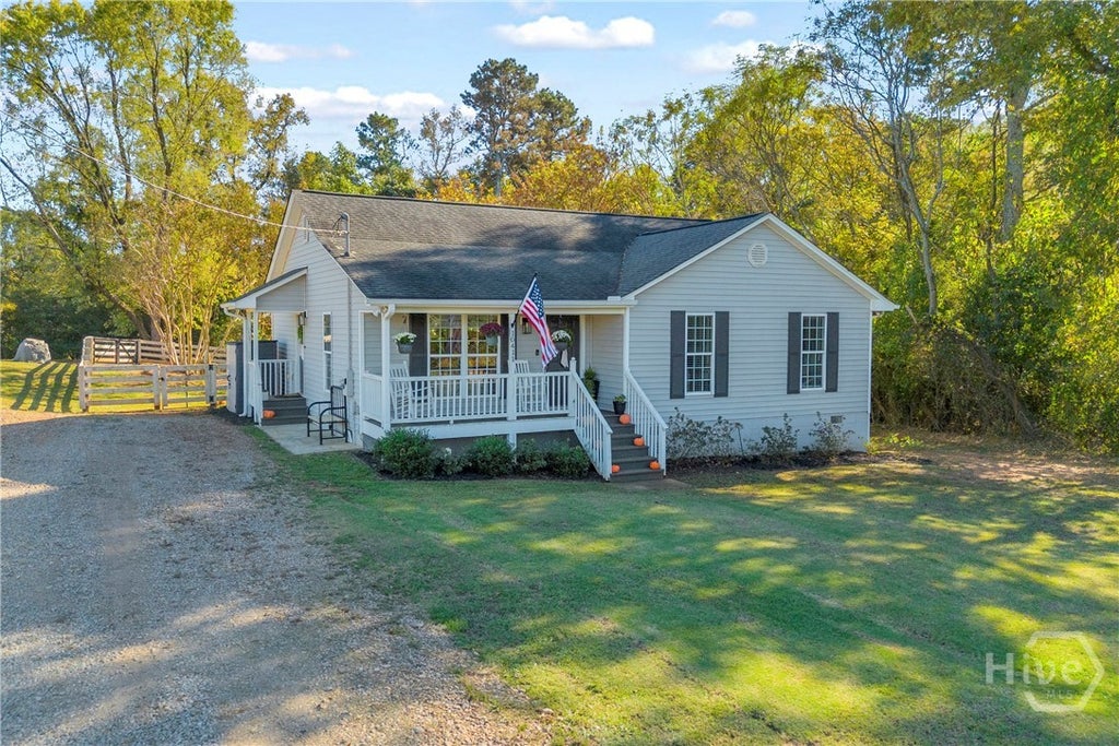 Photo of 10411 Double Bridges Road, Winterville, GA 30683 (MLS # CL364531)