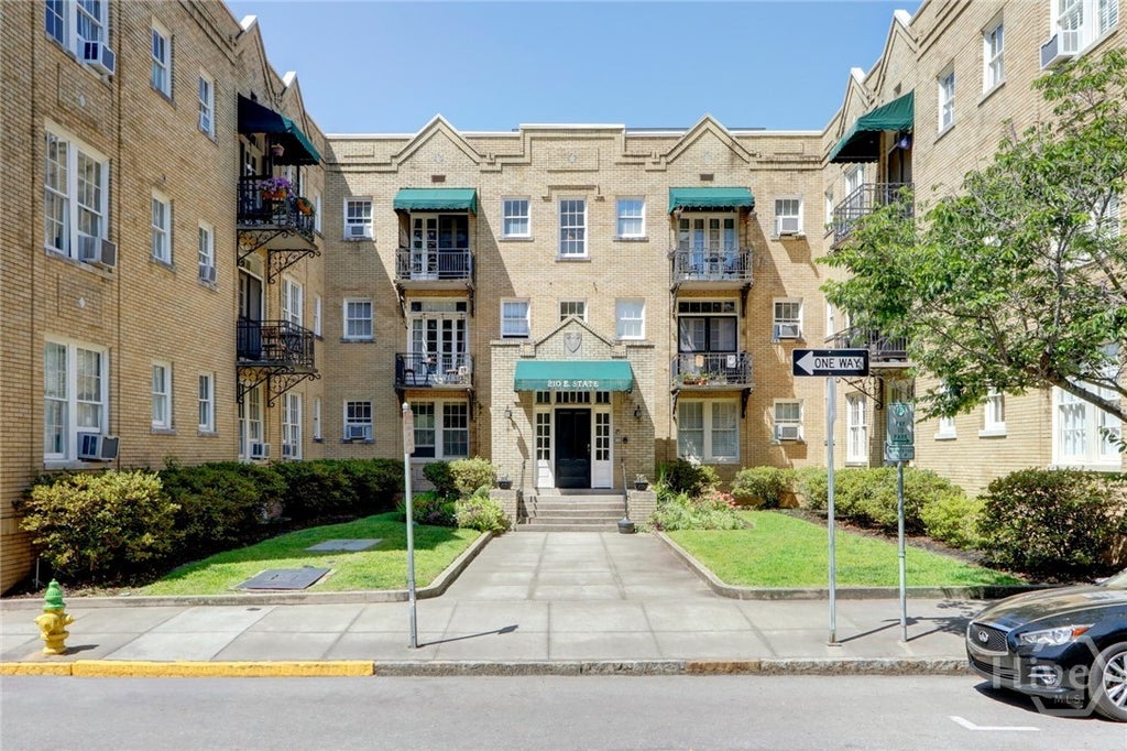 Photo of 210 E State Street #24, Savannah, GA 31401 (MLS # SA364482)