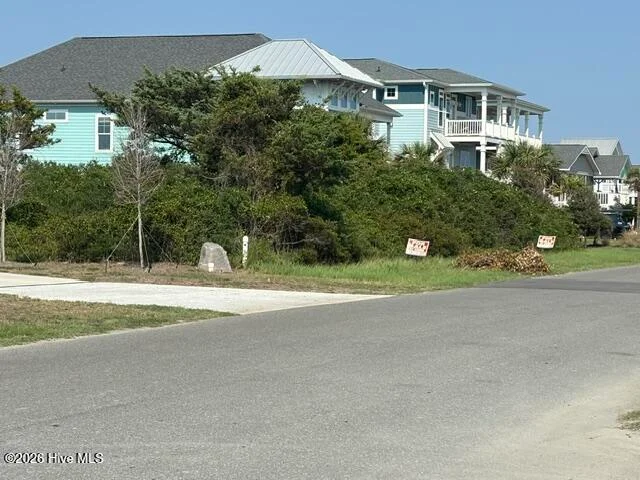 608 E Dolphin Drive