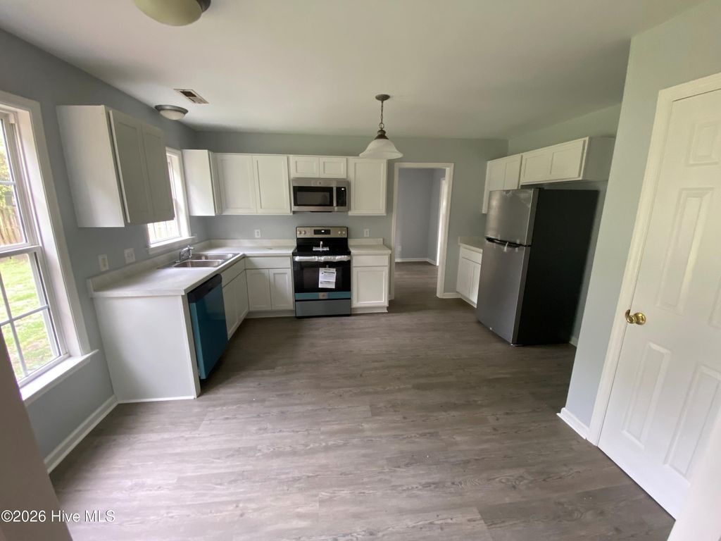 Photo of 1214 Huff Drive, Jacksonville, NC 28546 (MLS # 100566340)