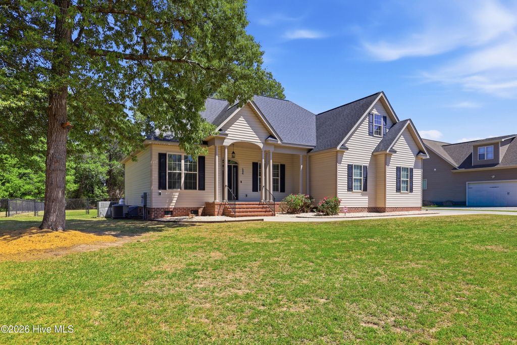 Photo of 206 Laurel Drive, Pikeville, NC 27863 (MLS # 100567667)