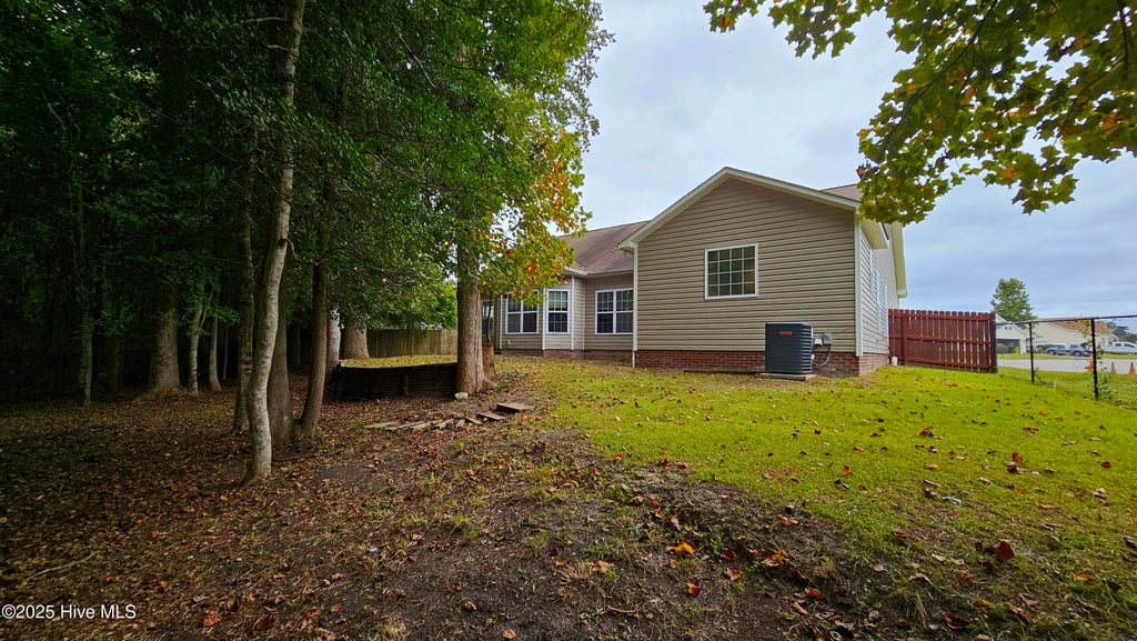 Photo of 300 Bouy Court, Swansboro, NC 28584 (MLS # 100604569)
