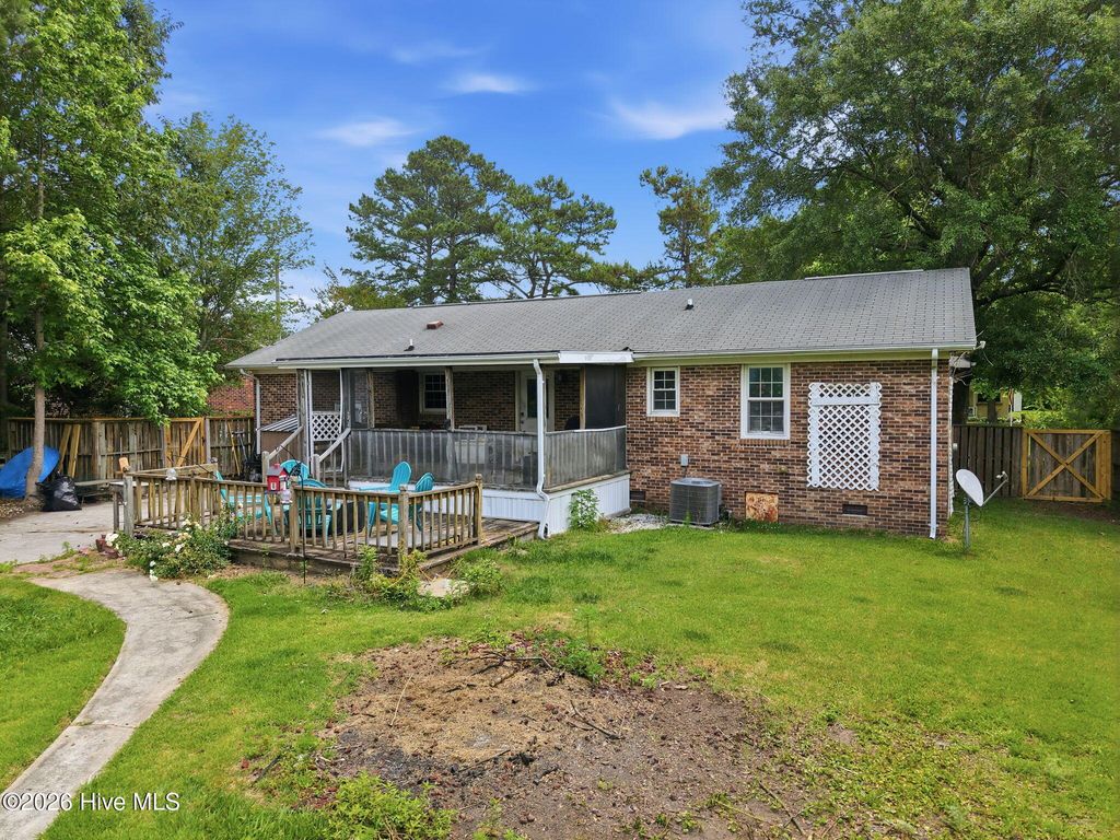 Photo of 246 Ernest Gurganus Road, Jacksonville, NC 28540 (MLS # 100576307)