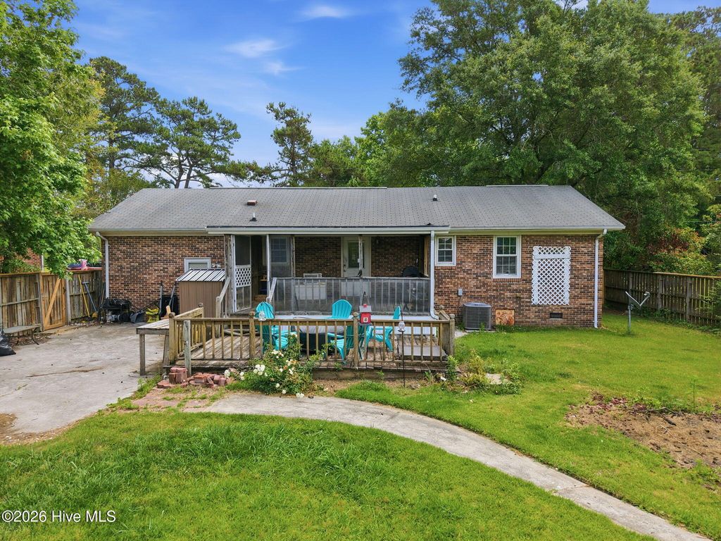 Photo of 246 Ernest Gurganus Road, Jacksonville, NC 28540 (MLS # 100576307)
