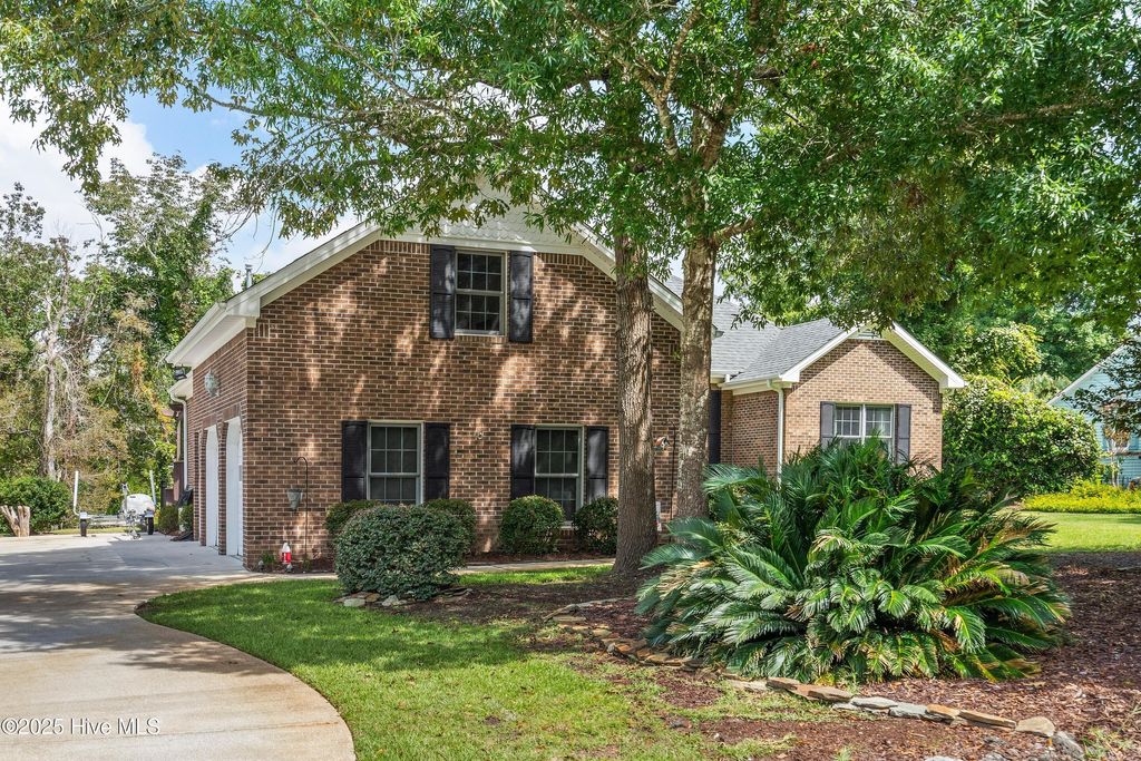 Photo of 1020 Cordgrass Road, Hampstead, NC 28443 (MLS # 100530044)